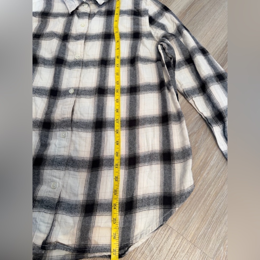 Old Navy Size L Long-Sleeve Plaid Flannel Shirt - Picture 13 of 14
